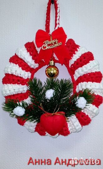 Рождественский венок и дед мороз