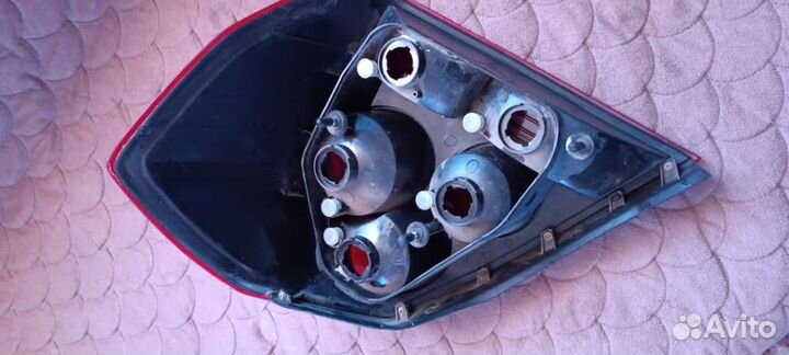 Задний левый фонарь