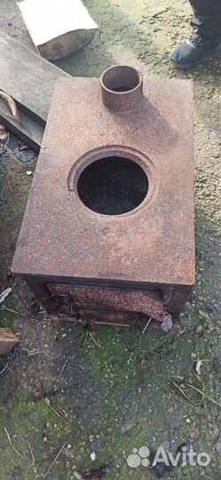 Чугунная печь и трубы