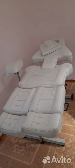 Косметолого-педикюрное кресло на гидравлике