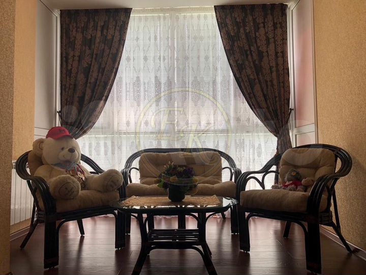 3-к. квартира, 70 м², 4/5 эт.