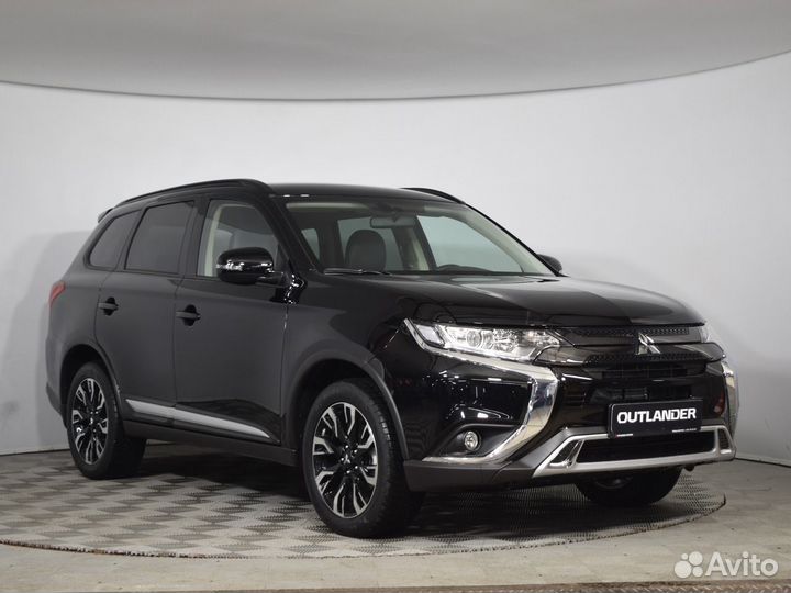 Mitsubishi Outlander 2.0 CVT, 2022