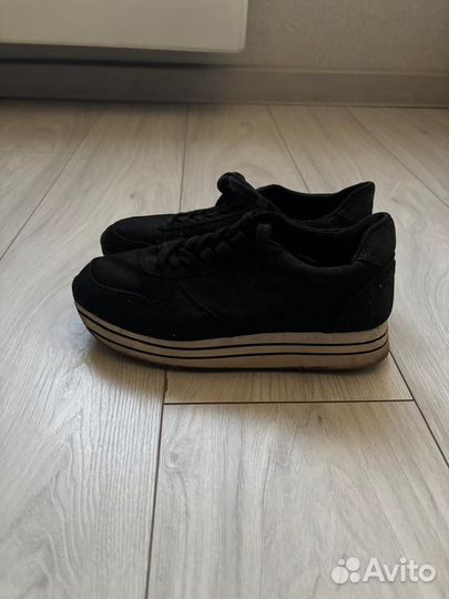 Кроссовки набором