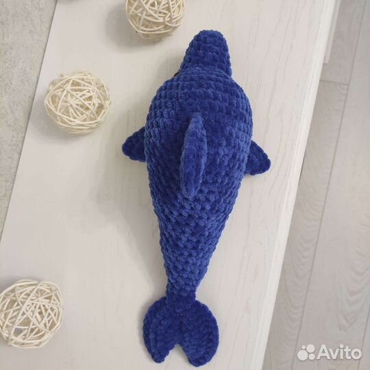 Дельфин вязаный