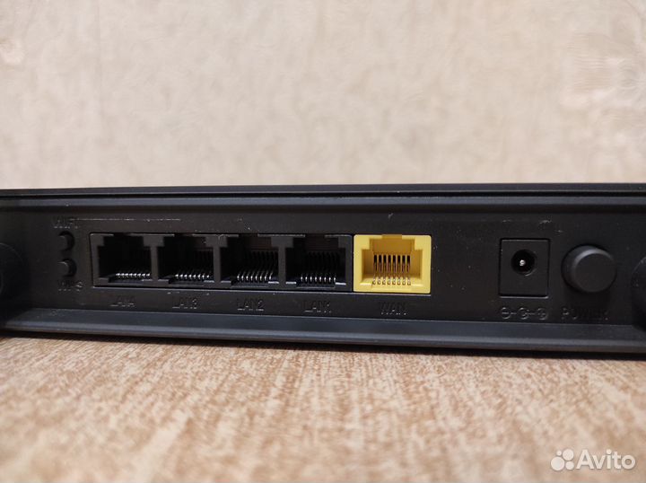 Wi-Fi маршрутизатор (рутер) D-Link DIR-822