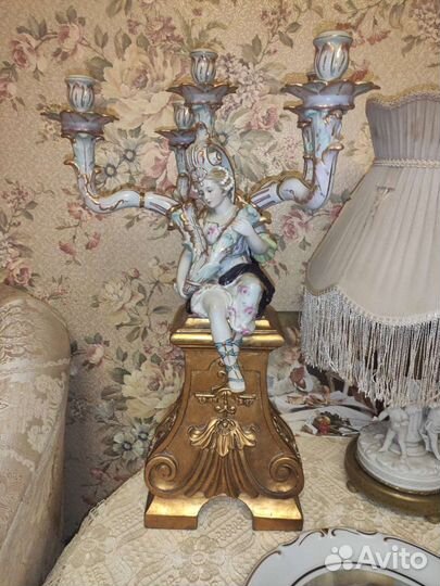 Фарфоровый подсвечник