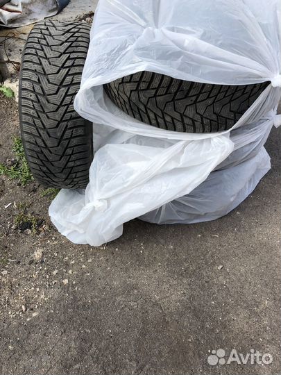 Hankook Winter I'Pike RS2 W429 235/55 R17