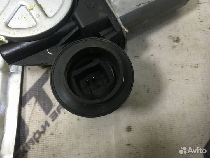 Стеклоподъемник задний правый Бад Ф3