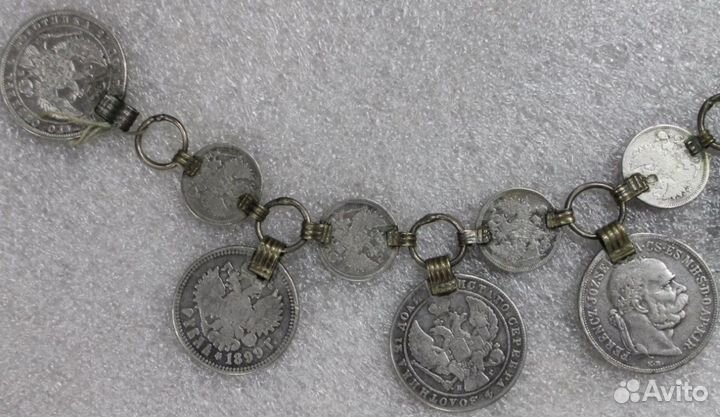Старинное украшение из 17 серебряных монет Монисто