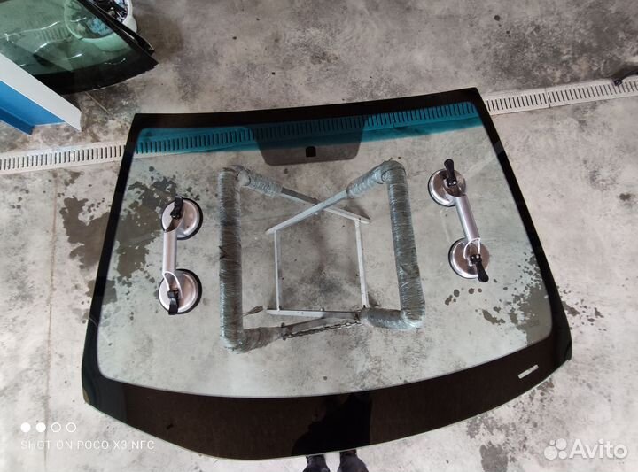 Лобовое стекло Kia Carens III (2006-2013)