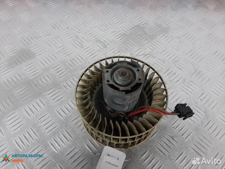 Моторчик печки BMW 3 E36 1993 64111385124