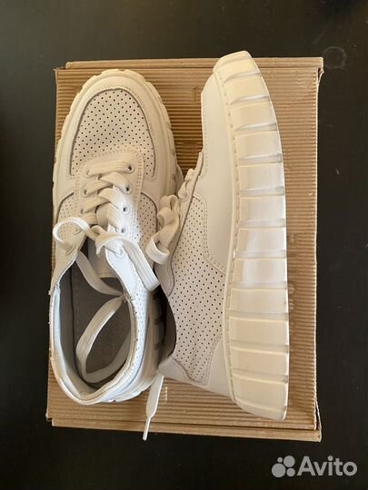 Кросовки женские