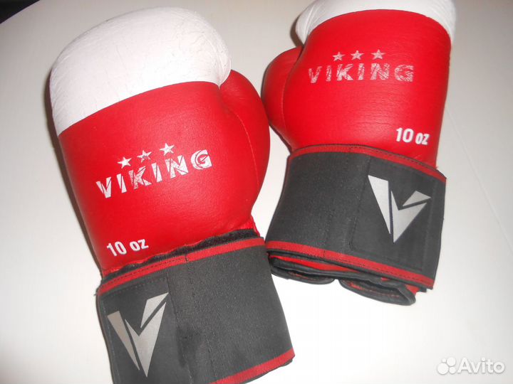 Боксерские перчатки 10 oz