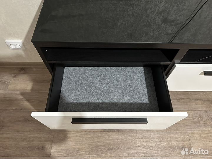 Тумба-консоль IKEA под тв