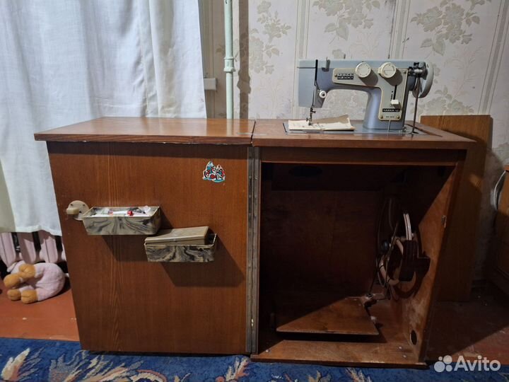 Швейная машина чайка 3 ножная