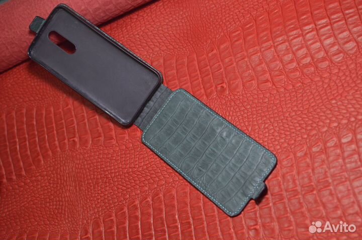 Кожаный чехол на телефон ручной работы