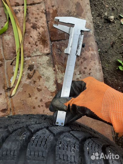 Nokian Tyres Hakkapeliitta 4 235/60 R16 100T