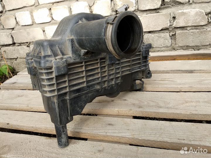 Корпус воздушного фильтра Пежо 206