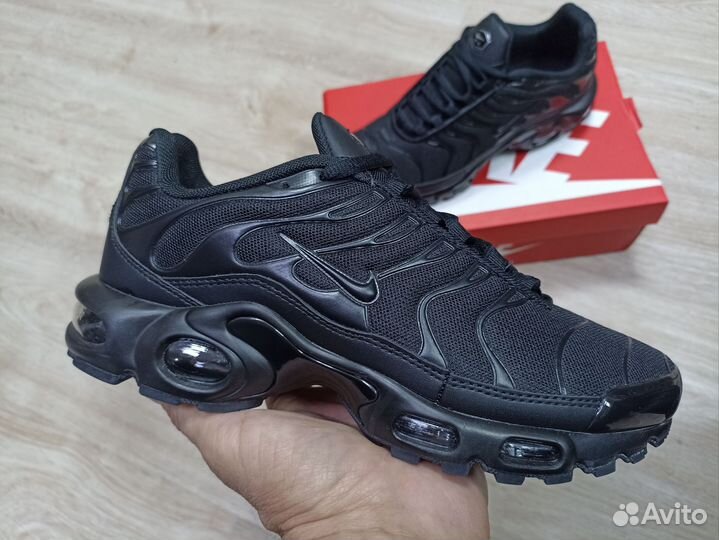 Кроссовки Nike TN Plus