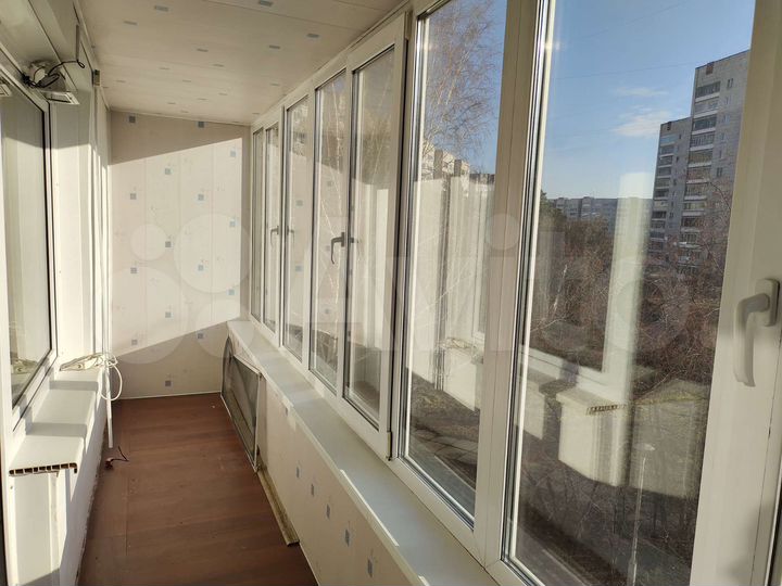 2-к. квартира, 50 м², 3/9 эт.