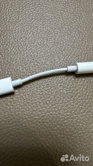 Переходник Apple lightning to 3.5 Jack
