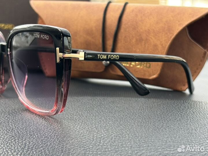 Солнечные очки Tom Ford