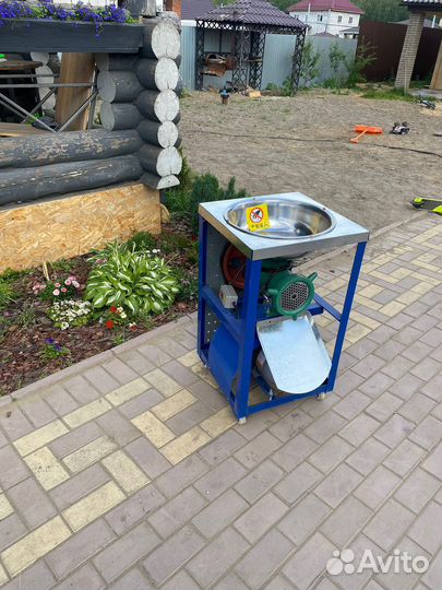 Промышленная мясорубка костедробилка ms52