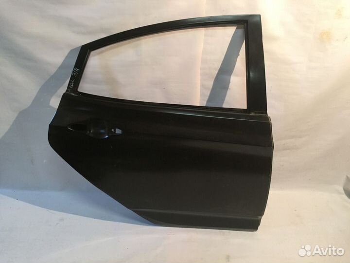 Hyundai Solaris 2010 дверь задняя правая Солярис