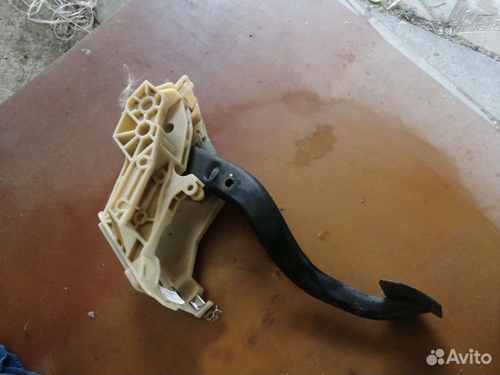 Педаль тормоза BMW 5-Series E60/E61