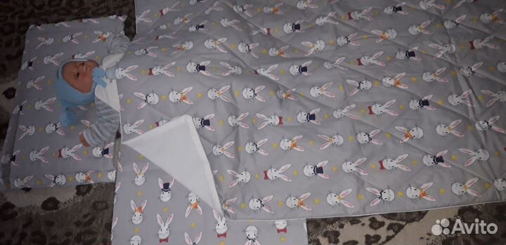 Комплект в детскую кроватку новый