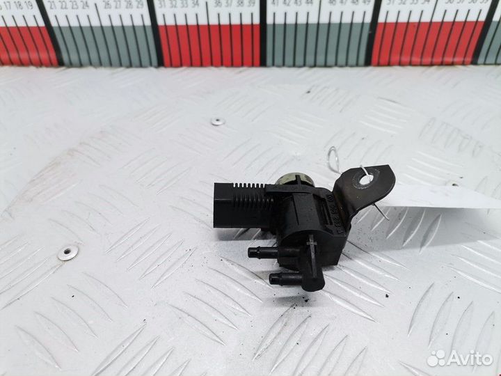 Клапан вакуумного управления Volkswagen Golf 5