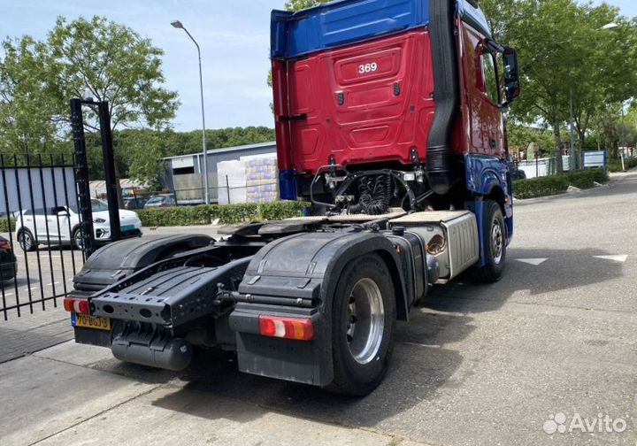 Pазбираем грузовик Mercedes-Benz Actros mpiv с 201