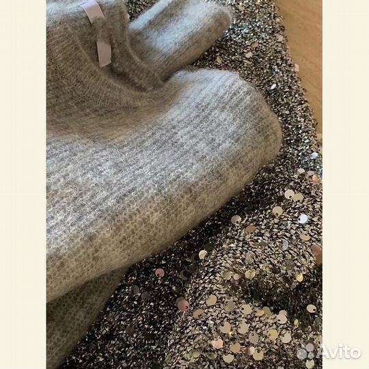 Комплект юбка с пайетками и вязаной кофтой