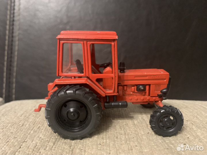 Модель трактора