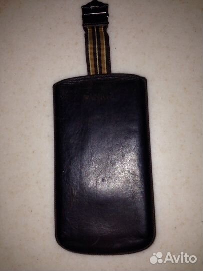 Чехлы кожаные для телефонов