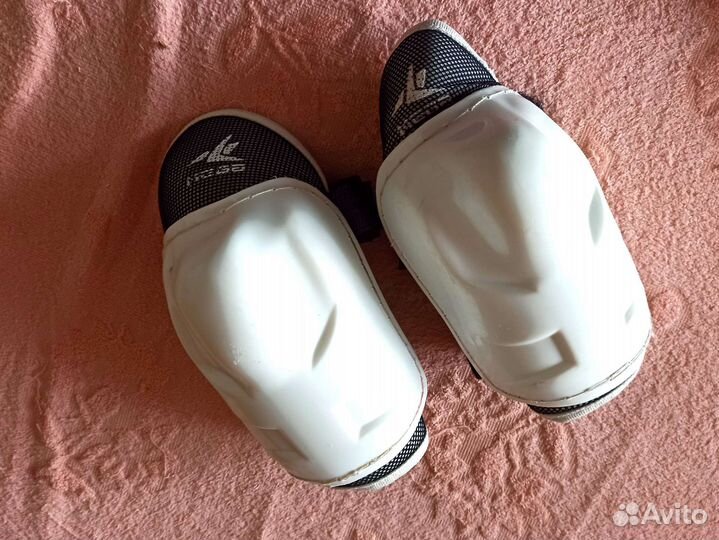 Хоккейный шлем