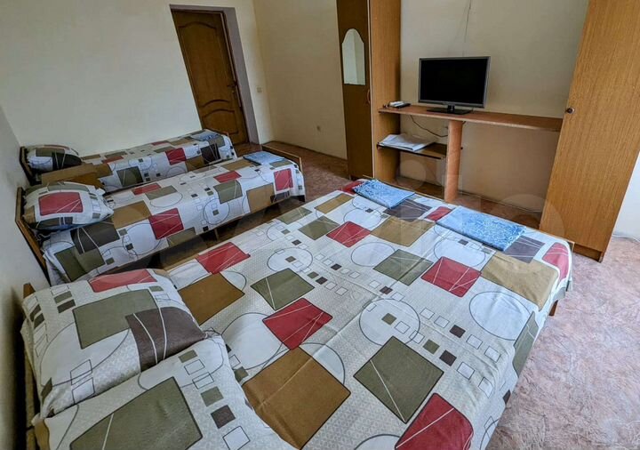 Комната 19 м² в 1-к., 1/2 эт.