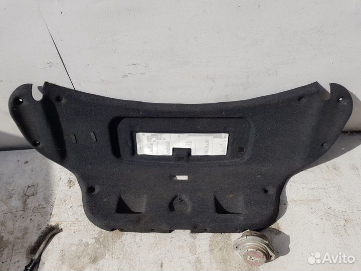 Обшивка крышки багажника BMW E60 5er