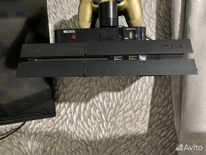 Игровая приставка ps4