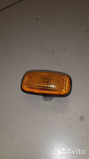 Повторитель указателя поворота в крыло правый