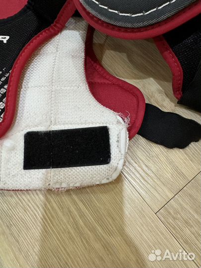 Нагрудник хоккейный Bauer