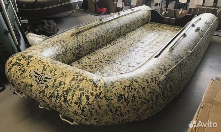 Катамаран Флагман 420К; пиксель