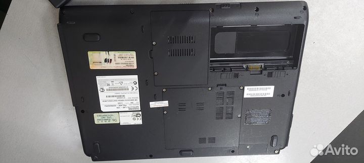 Ноутбук для учебы Toshiba Satellite L40 -139 15.4'