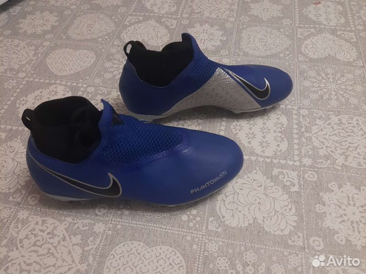 Футбольные бутсы nike phantom