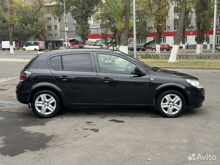 Opel Astra 1.6 МТ, 2011, 132 000 км