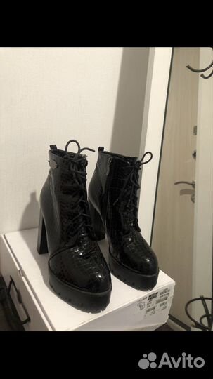 Ботильоны лакированные 39