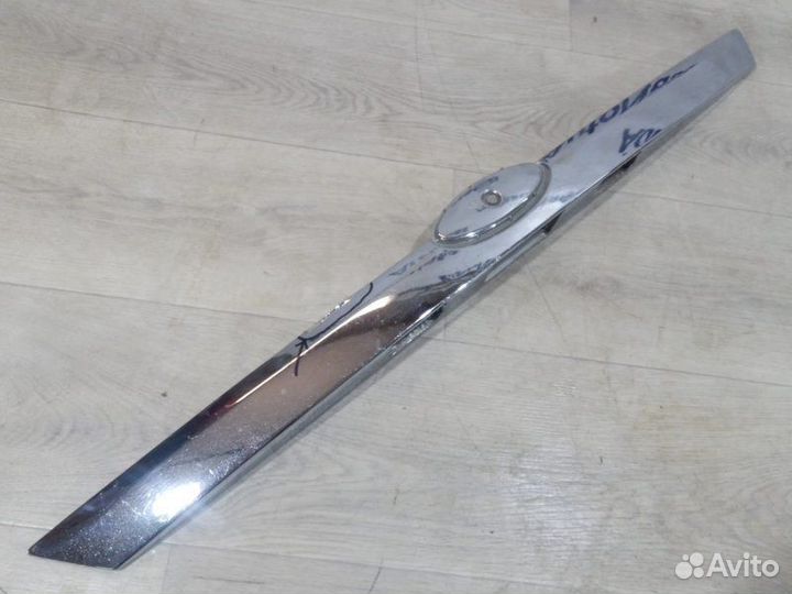 Накладка двери багажника Ford Focus 2011