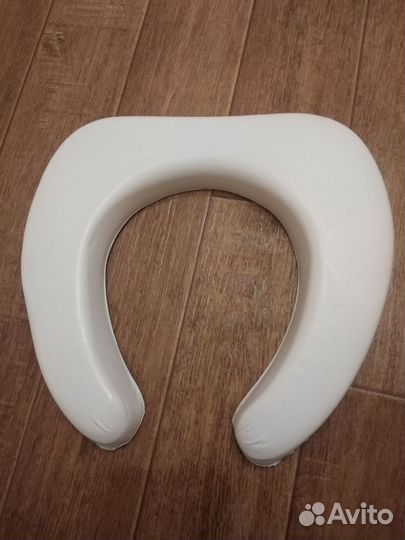 Детское сиденье на унитаз