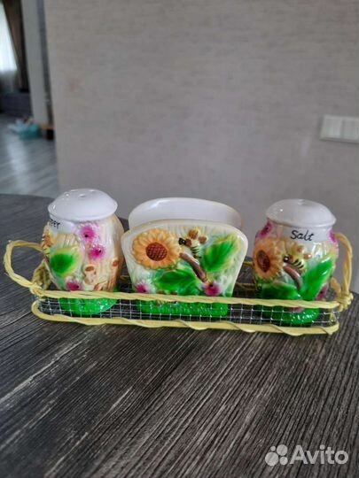 Набор для специй и салфетница