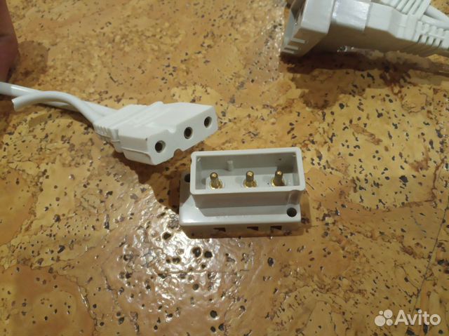 Разъем коннектор для бытовой машинки швейной